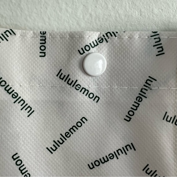 Lululemon Athletica Large Shopping Bag, Color White, NEW - Picture 5 of 7